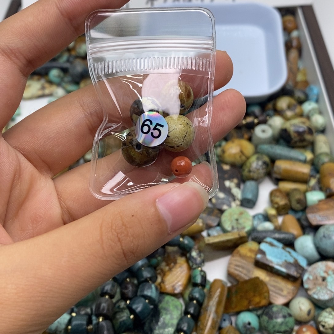 小***卷南红玛瑙未镶嵌挂件