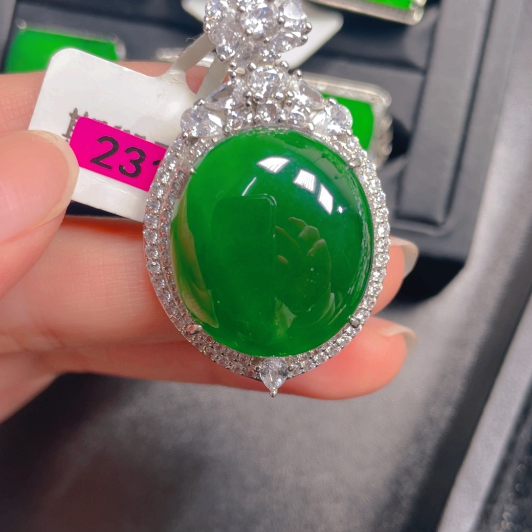 翡翠颈饰未镶嵌保a保真天然翡翠