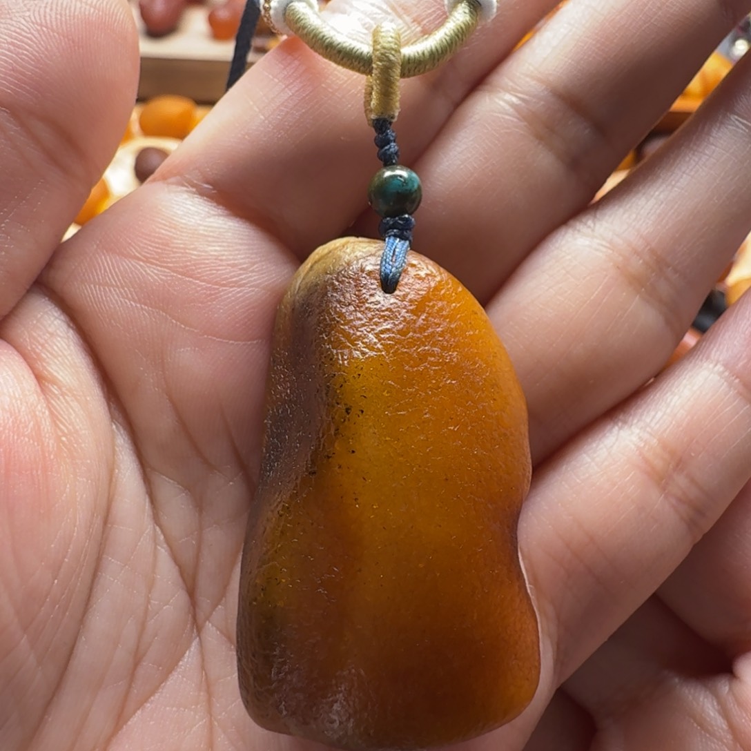 琥珀裸石未镶嵌原石吊坠