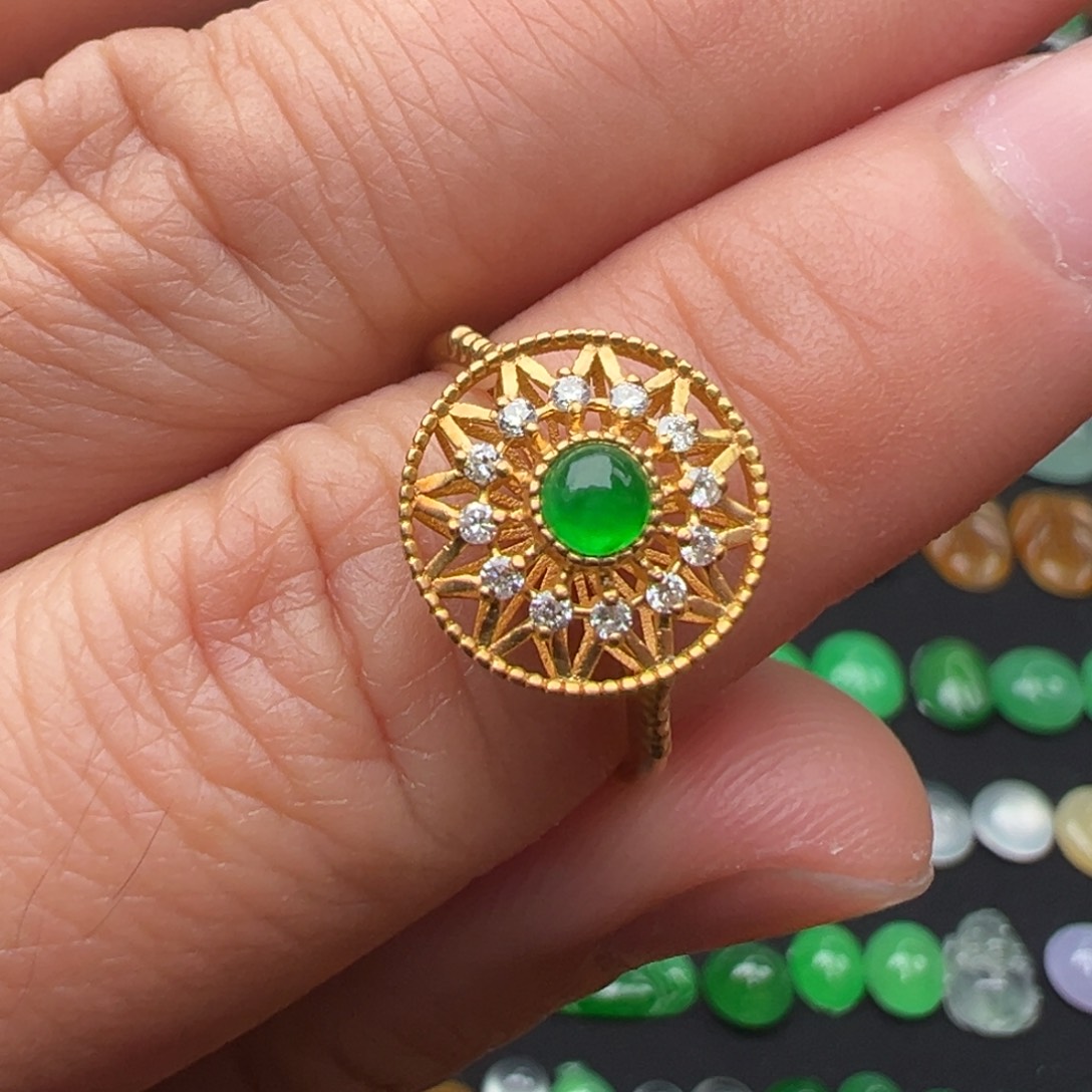 翡翠18K金镶嵌戒指蛋面3