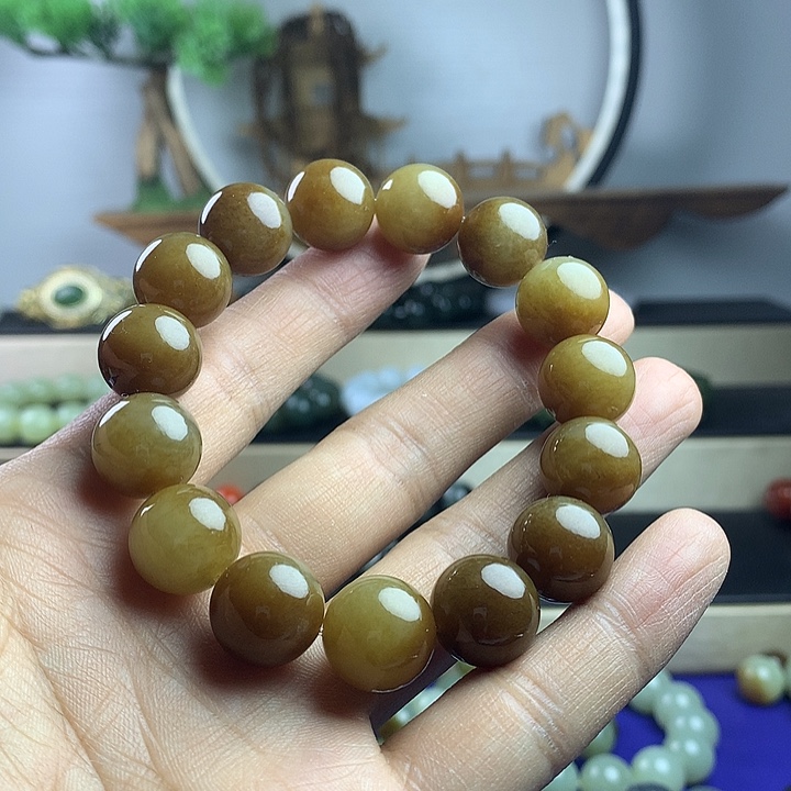 团***团和田玉未镶嵌手串