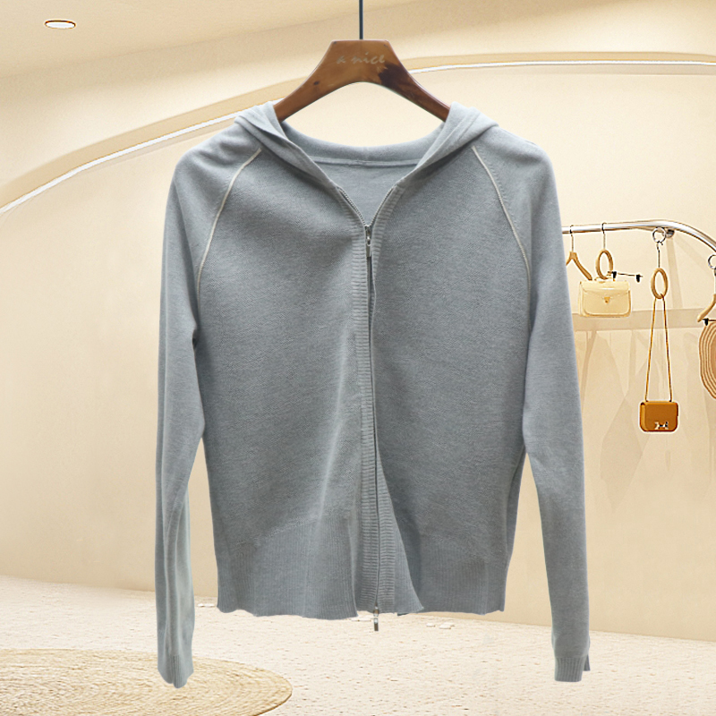 萌梦女装 纯色简约修身显瘦连帽针织开衫品牌撤柜折扣女装9N1040