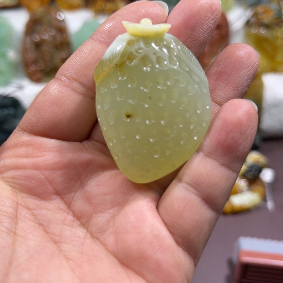 未镶嵌蛇纹石玉颈饰