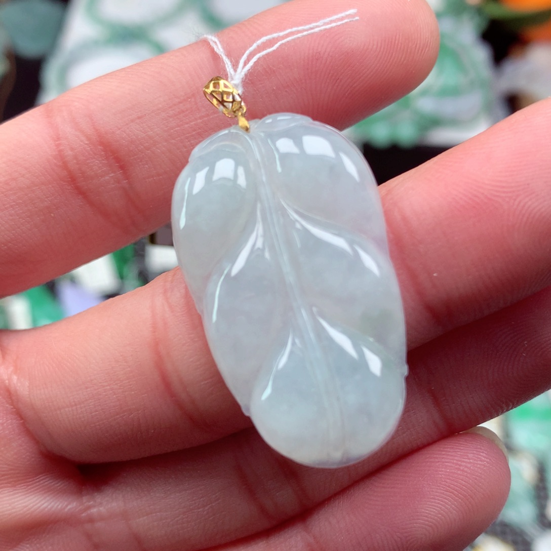 翡翠颈饰18K金镶嵌翡翠吊坠