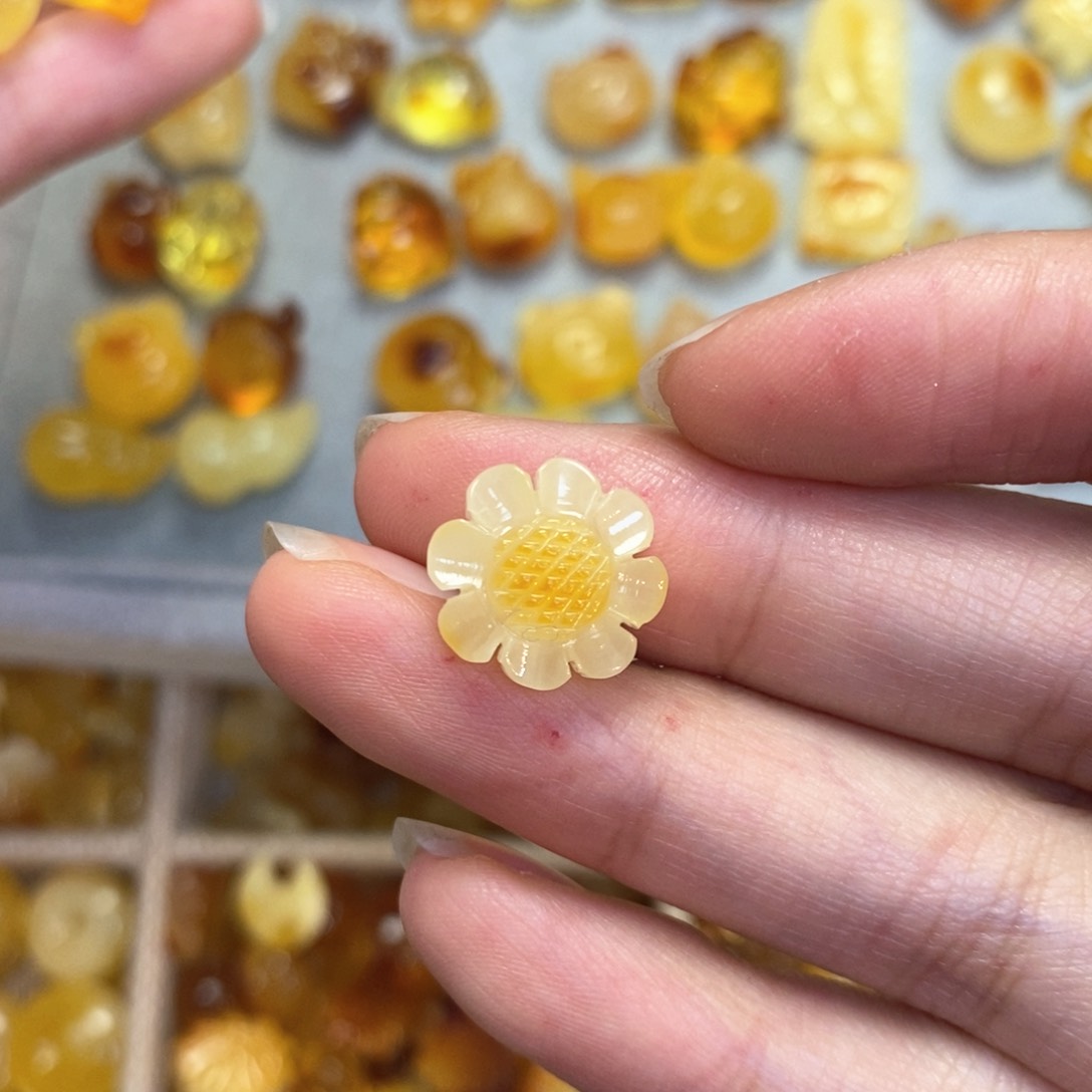 蜜蜡颈饰未镶嵌?向日葵