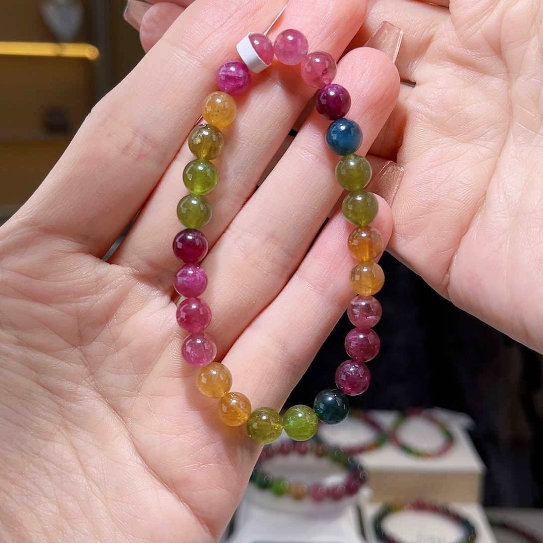 碧玺多样性发一件未镶嵌