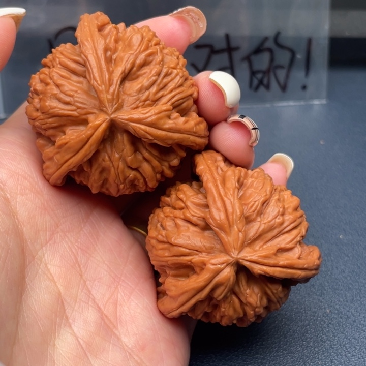 东***邪文玩核桃吊坠白狮子