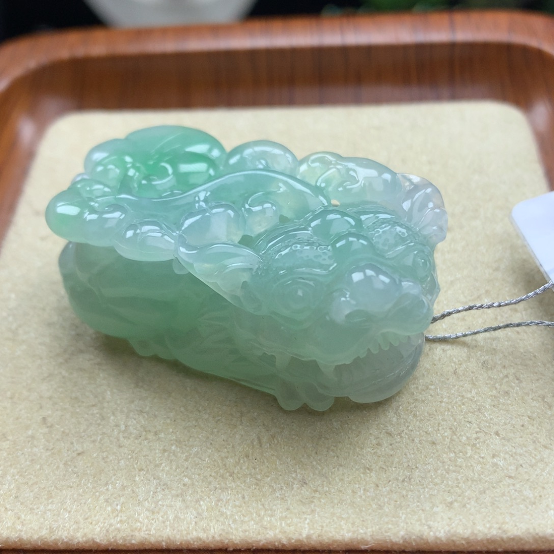 翡翠未镶嵌颈饰27