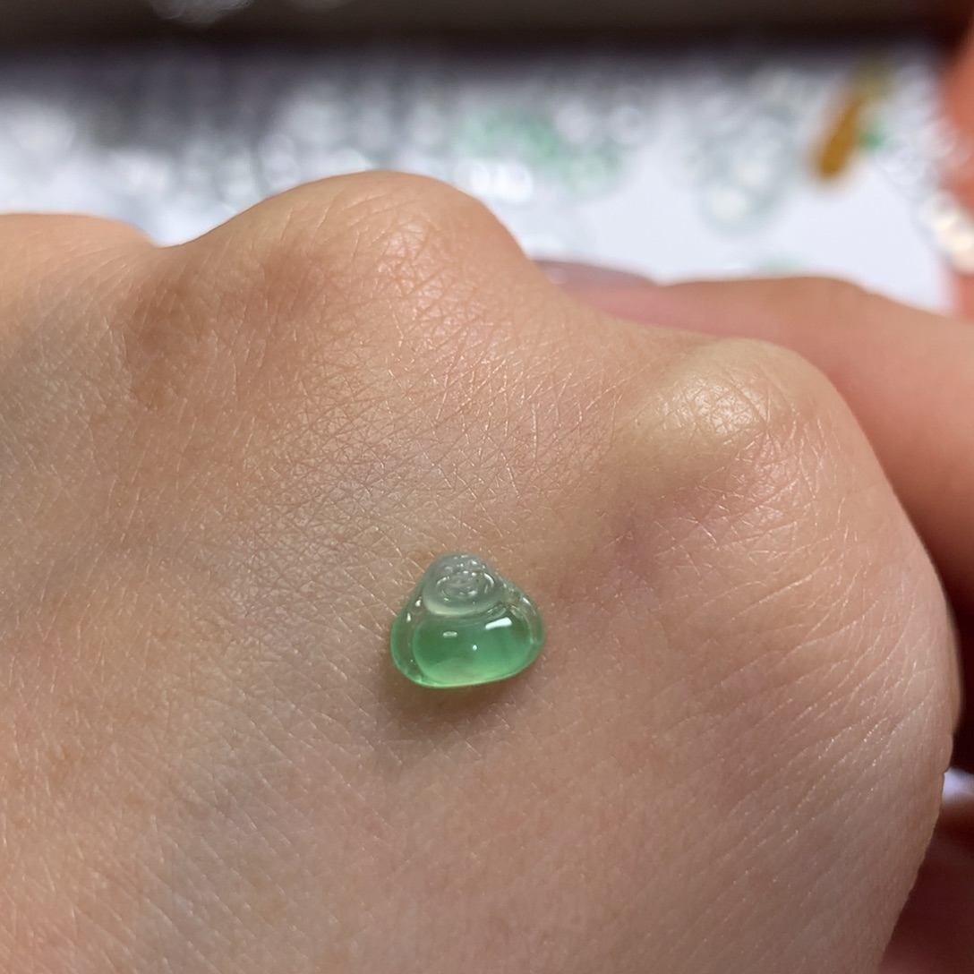 翡翠未镶嵌颈饰小甜薄荷佛