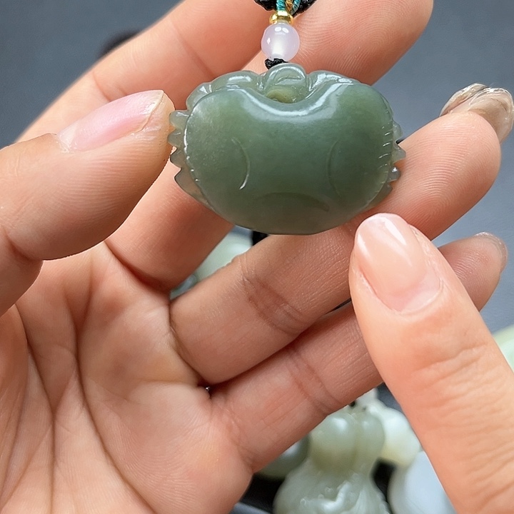 【闪购商品】颈饰未镶嵌和田玉