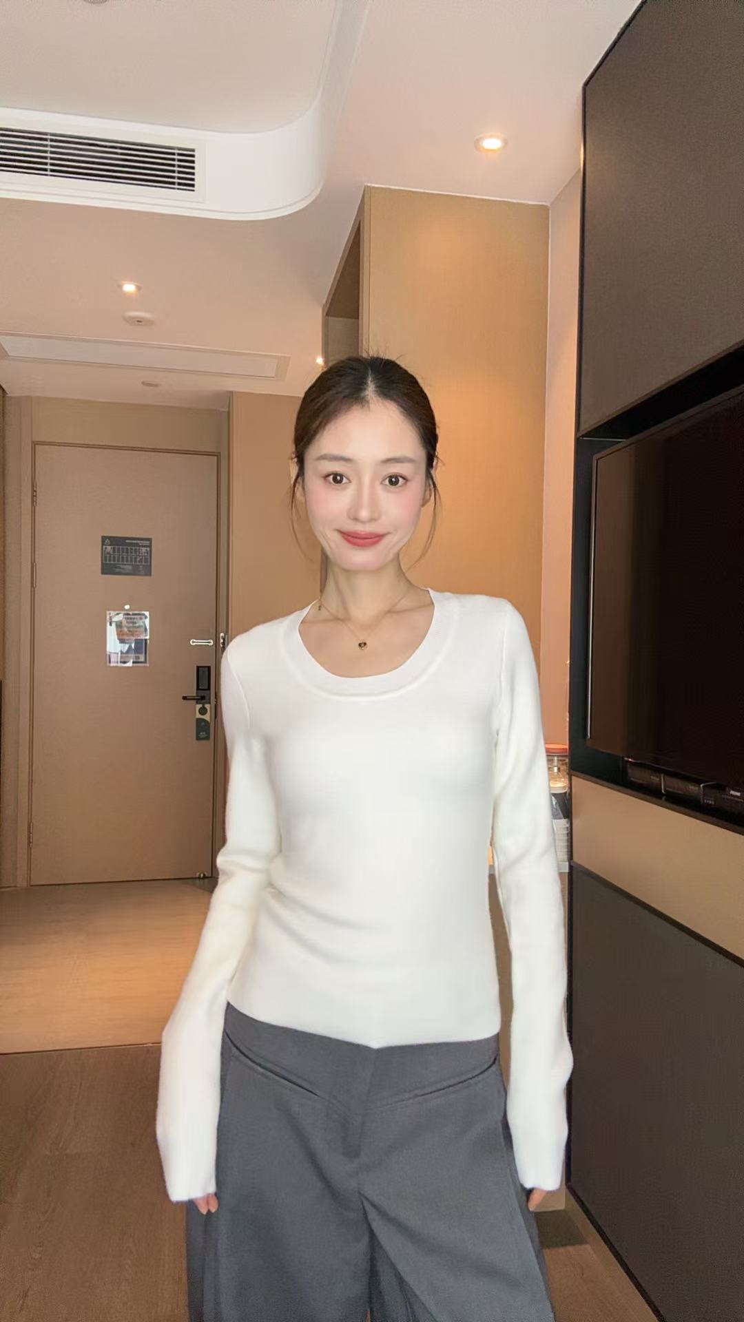 【部分现】秋冬季加绒圆领针织打底衫女2025新款小众内搭上衣M1441