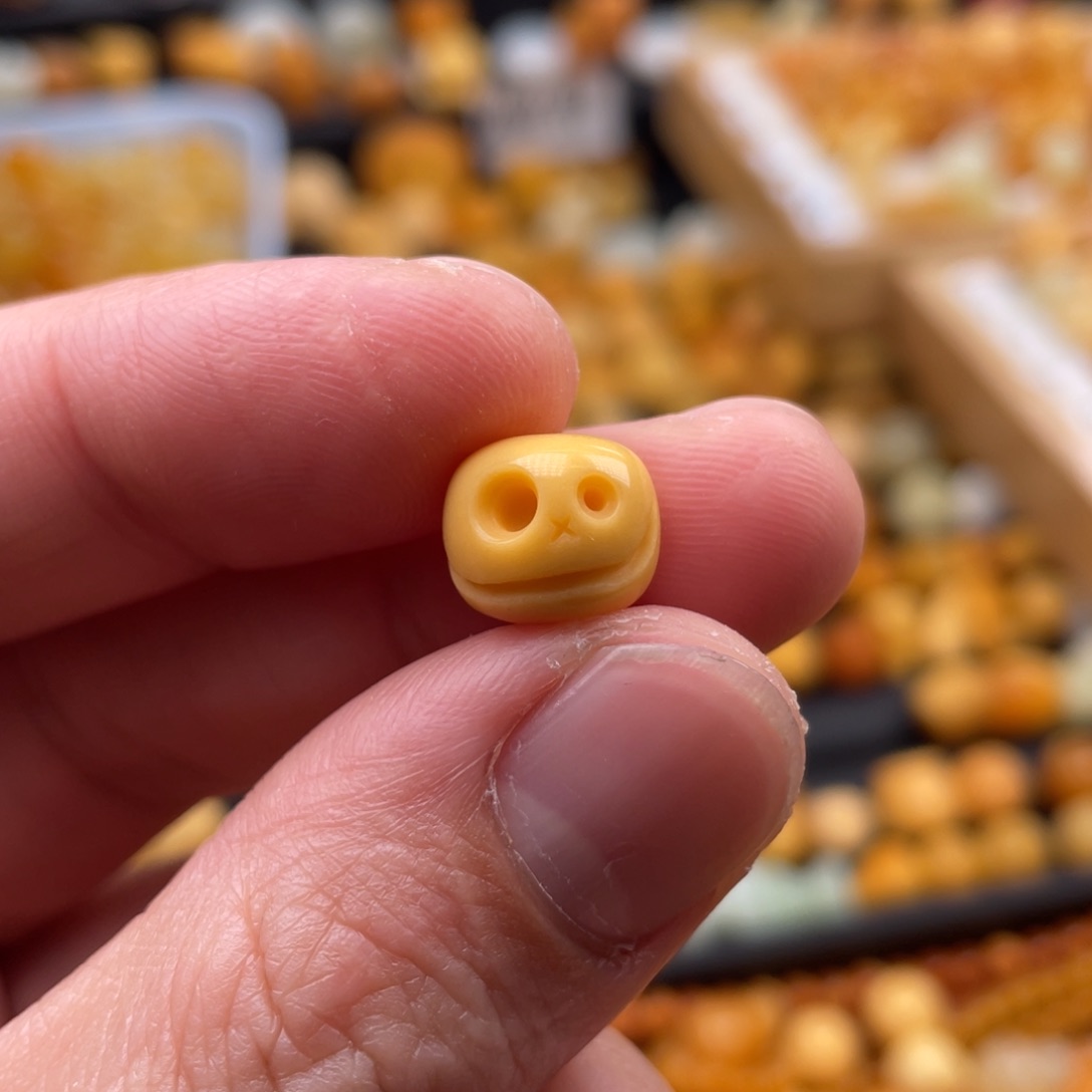 石英质玉（缅黄）颈饰未镶嵌大*