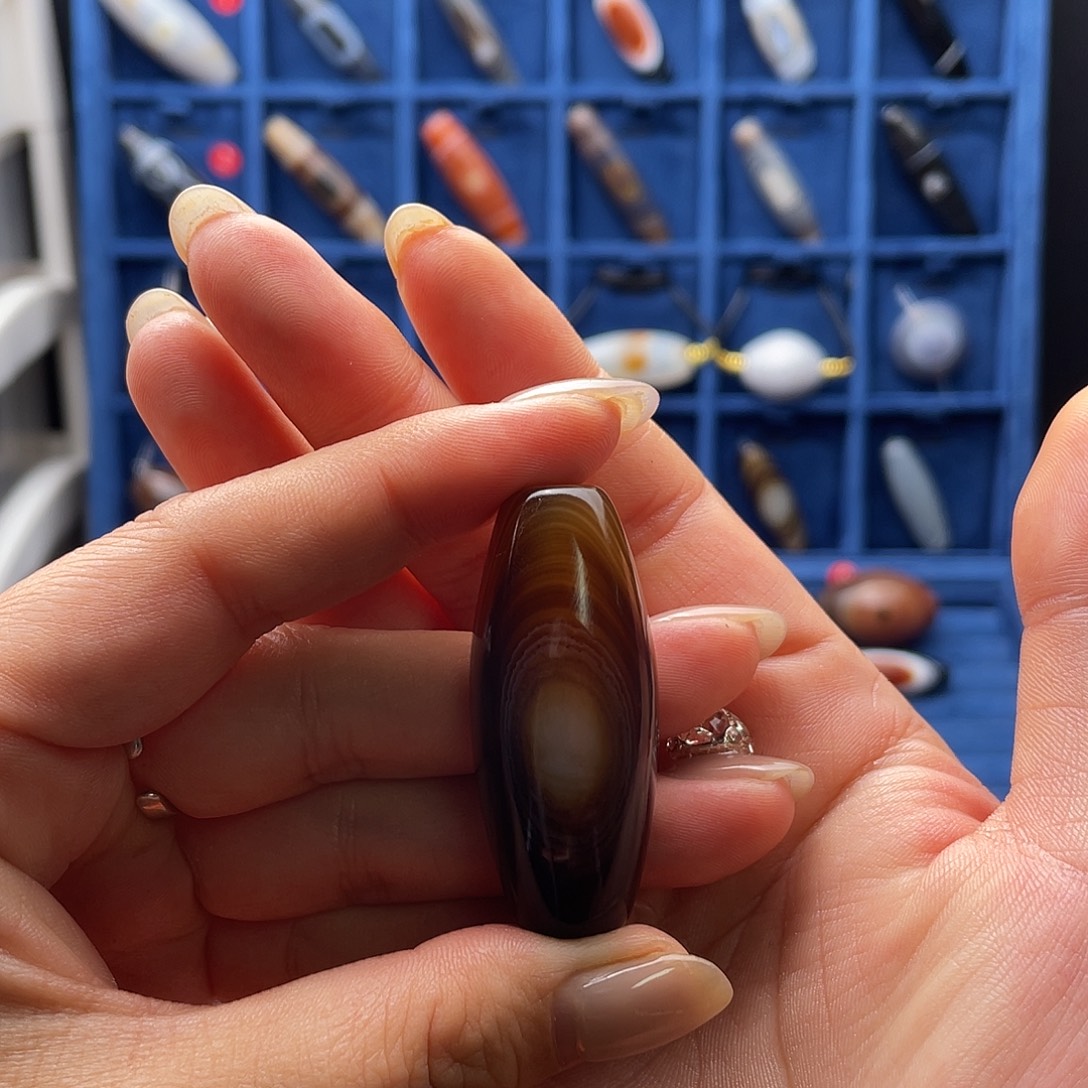 W***Y玛瑙/玉髓未镶嵌珠宝半成品