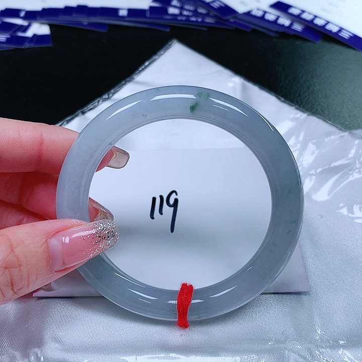 翡翠手镯（圆镯）未镶嵌