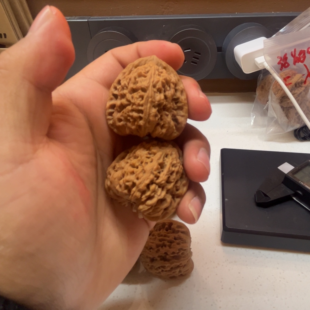 小***年37三角南疆石核桃