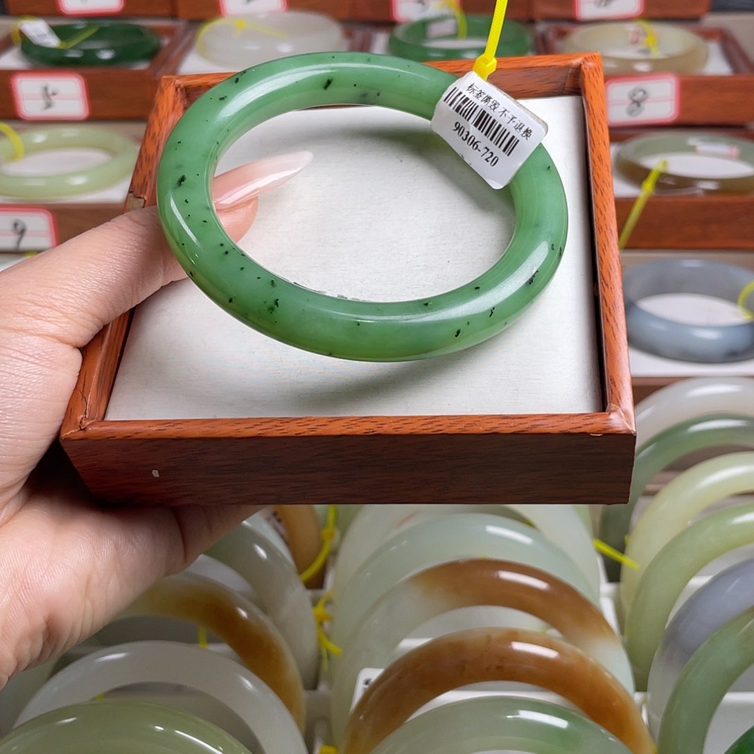 【闪购商品】和田玉未镶嵌手镯