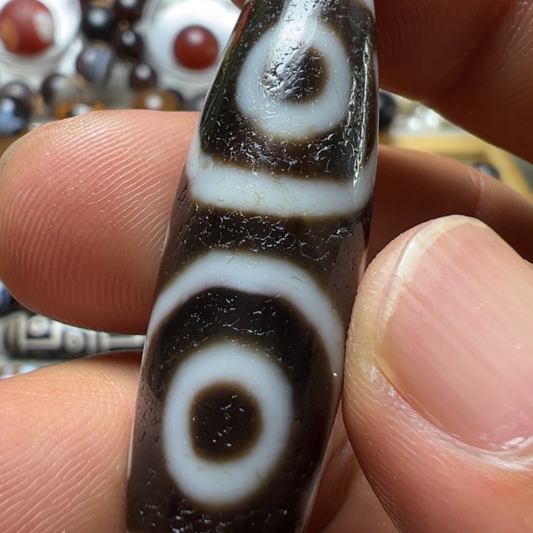 ****…如图所示细腻油润