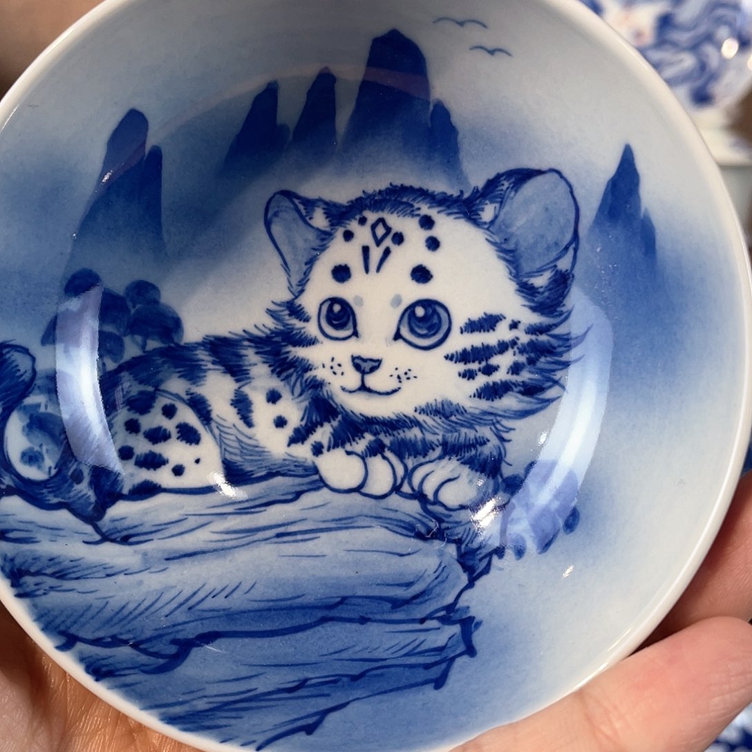 青花豹子夜景普洱杯