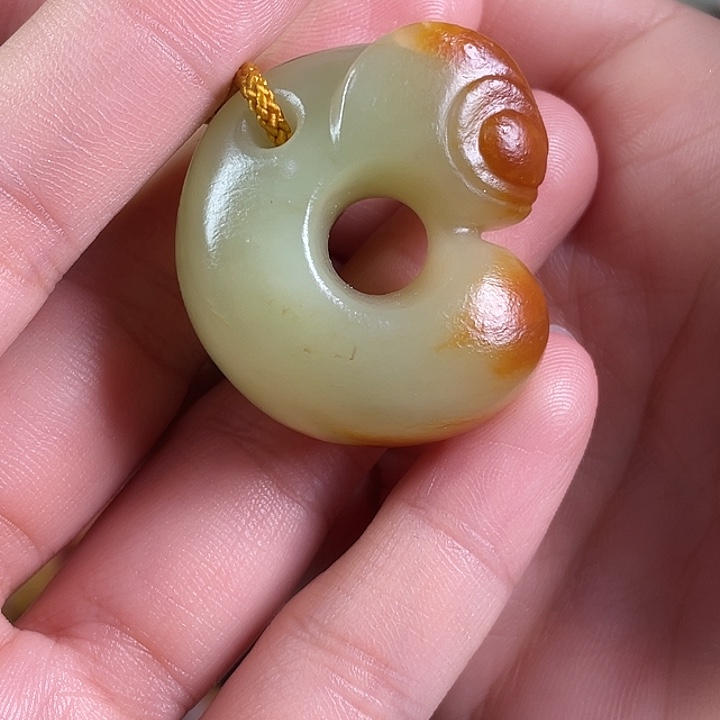 尹***赏和田玉未镶嵌挂件