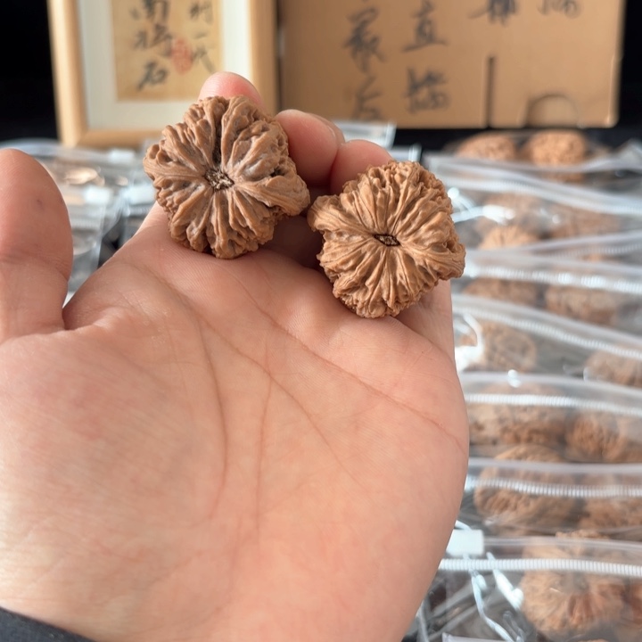 文玩核桃吊坠水**批南将