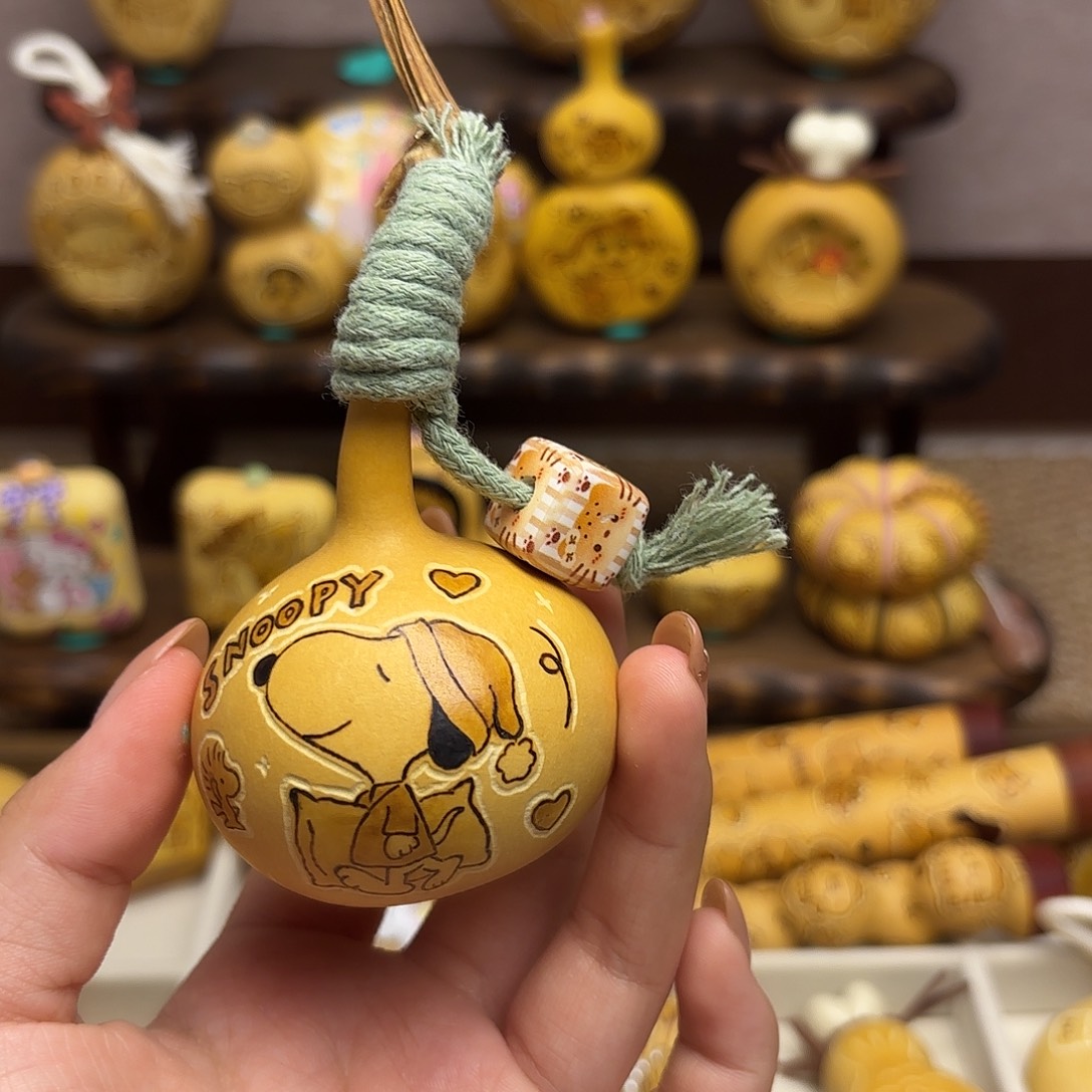 颈饰玻璃哈哈哈哈哈