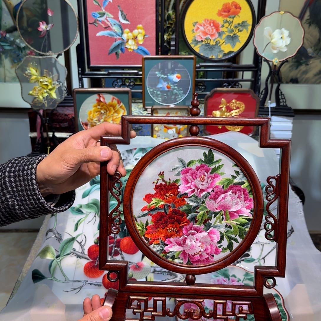 刺绣刺绣工艺精湛