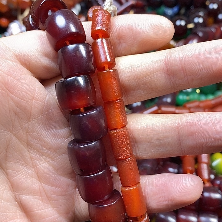 未镶嵌颈饰玛瑙/玉髓欭****?