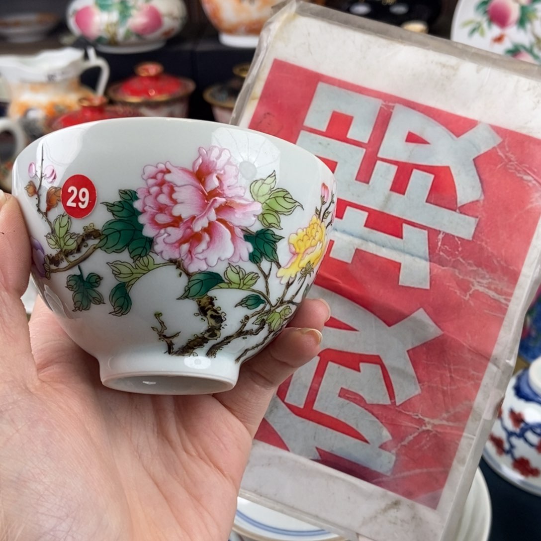 小**学陶瓷艺术家的作品是一种非常感谢