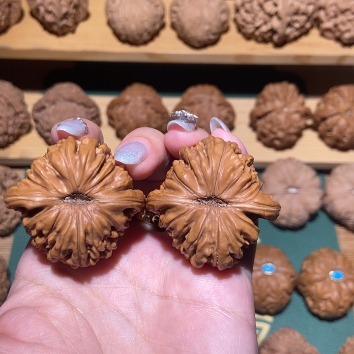 文玩核桃吊坠四座楼