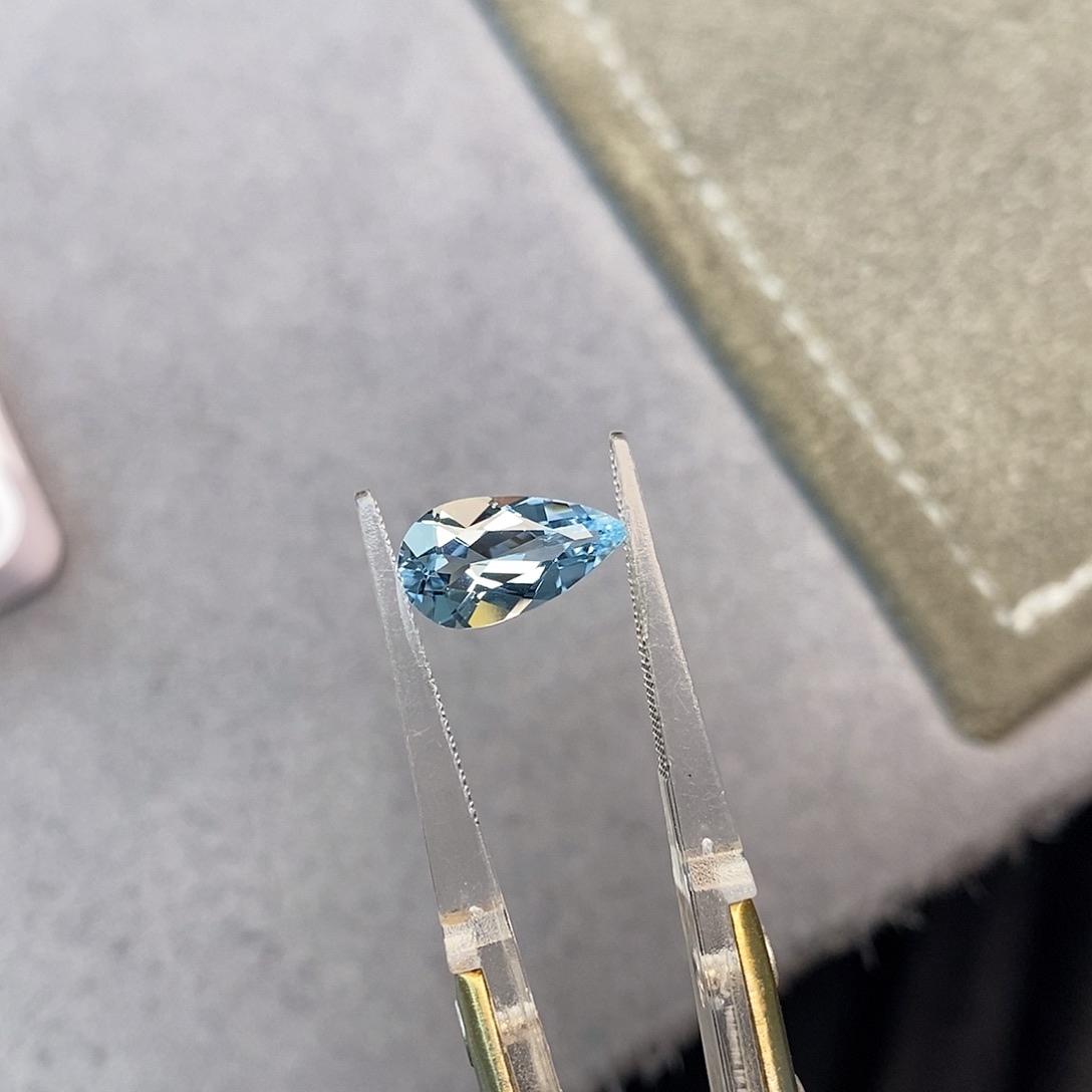 海蓝宝石笔搁未镶嵌1.84ct 圣玛利亚