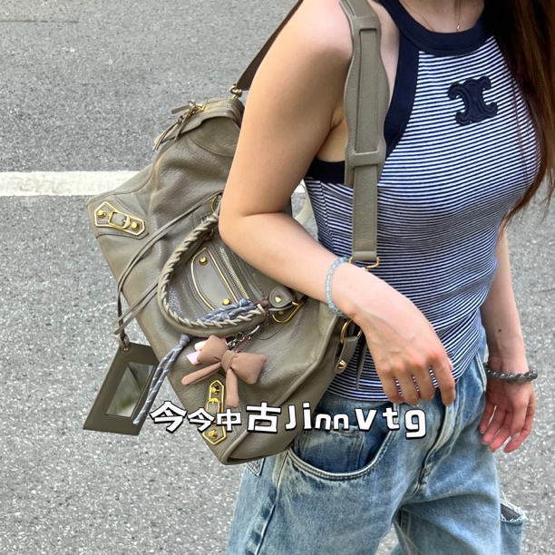 95新 Balenciaga/巴黎世家 灰绿山羊38中号机车单肩斜挎包063700