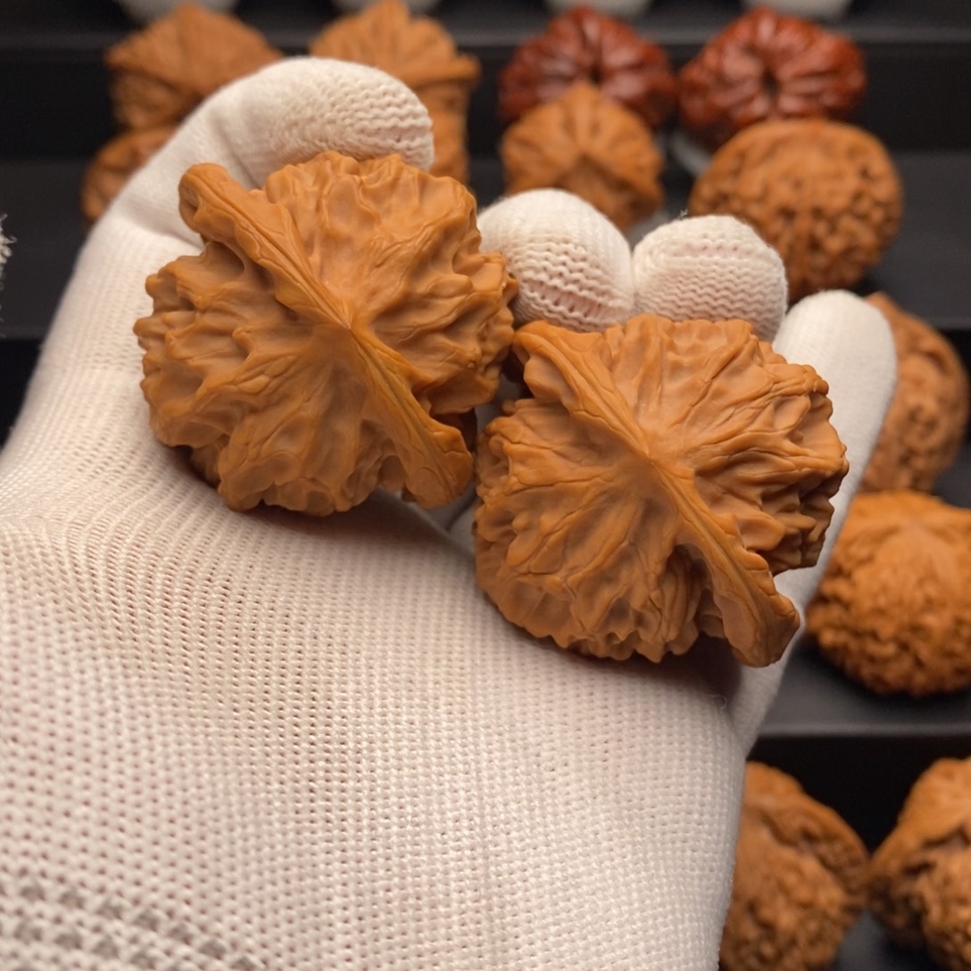 文玩核桃把件44尺野龙鳞