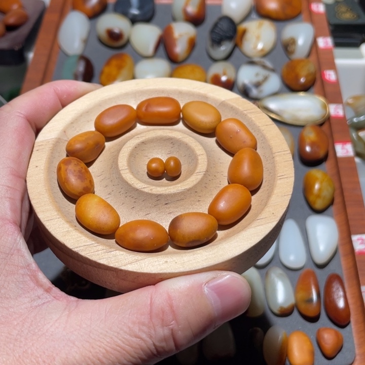 和田玉（糖玉）未镶嵌挂件