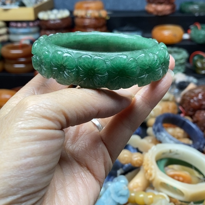 石英质玉手镯未镶嵌