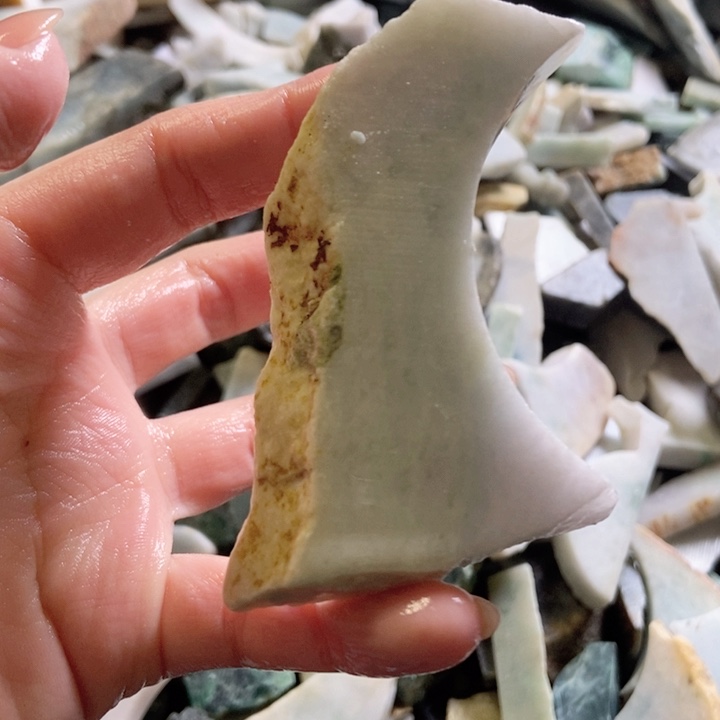 翡翠颈饰未镶嵌天然翡翠