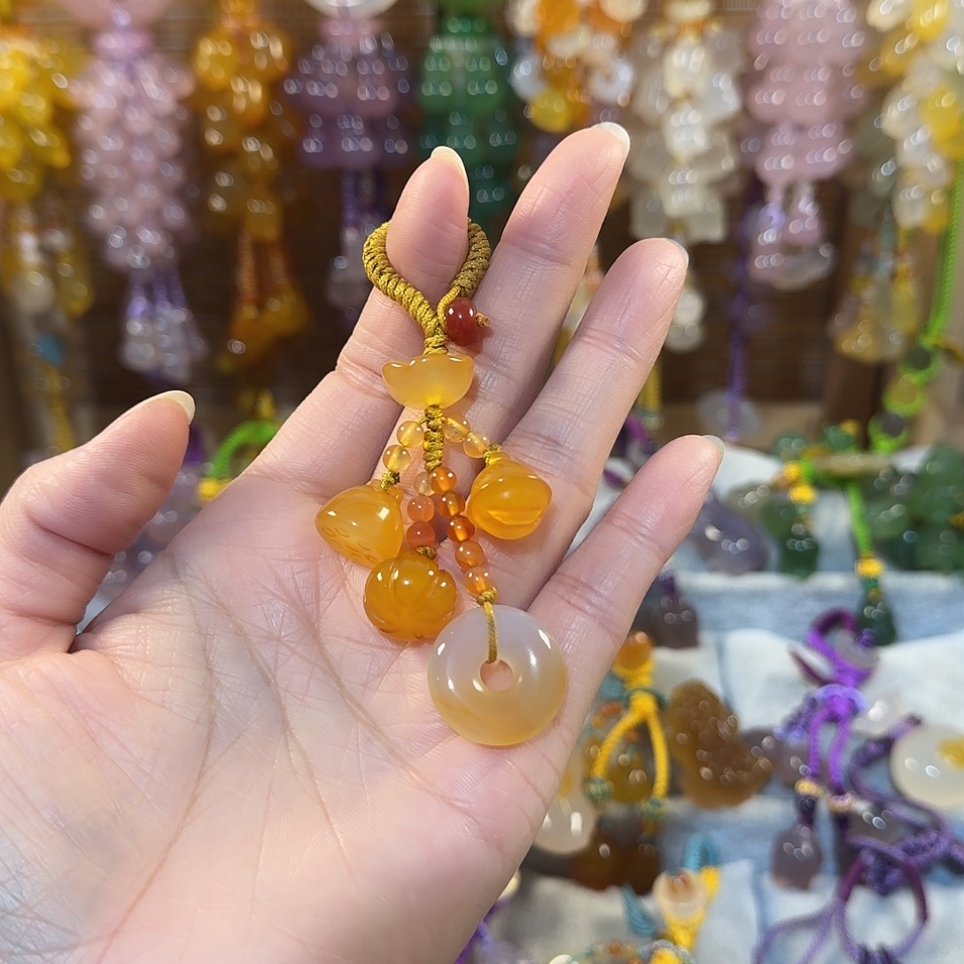 玛瑙/玉髓未镶嵌钥匙挂件