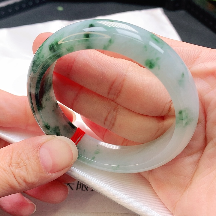 翡翠手镯未镶嵌轮胎57