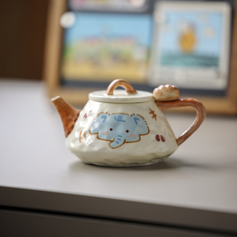@H1011奶油杏子面包系列卡通小象立体扁壶