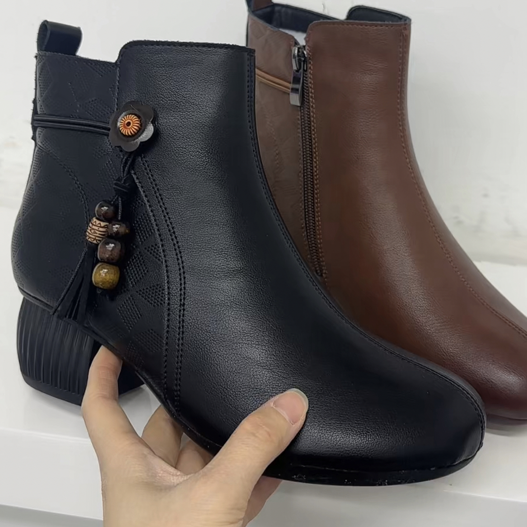 加绒保暖妈妈短靴秋冬舒适民族风防滑耐磨软底中老年女靴