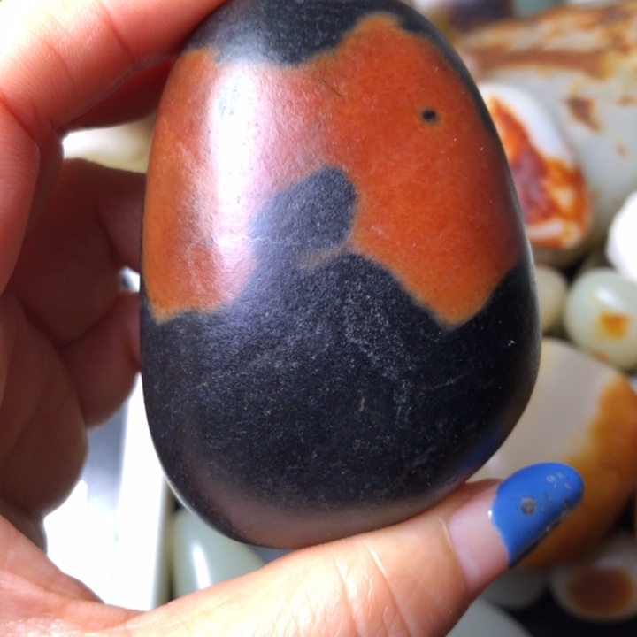 晓***月和田玉未镶嵌珠宝奇石