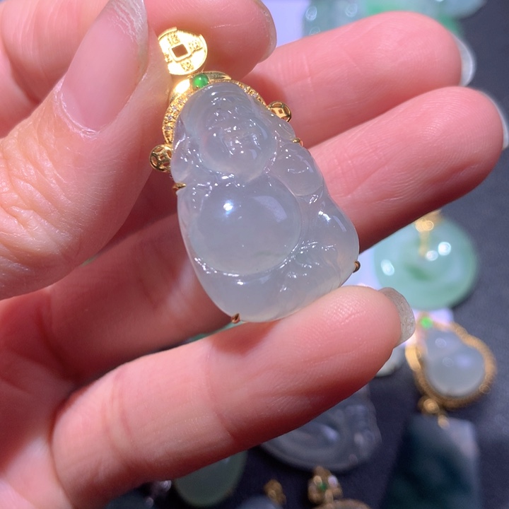 翡翠颈饰18K金镶嵌?*恩翡翠