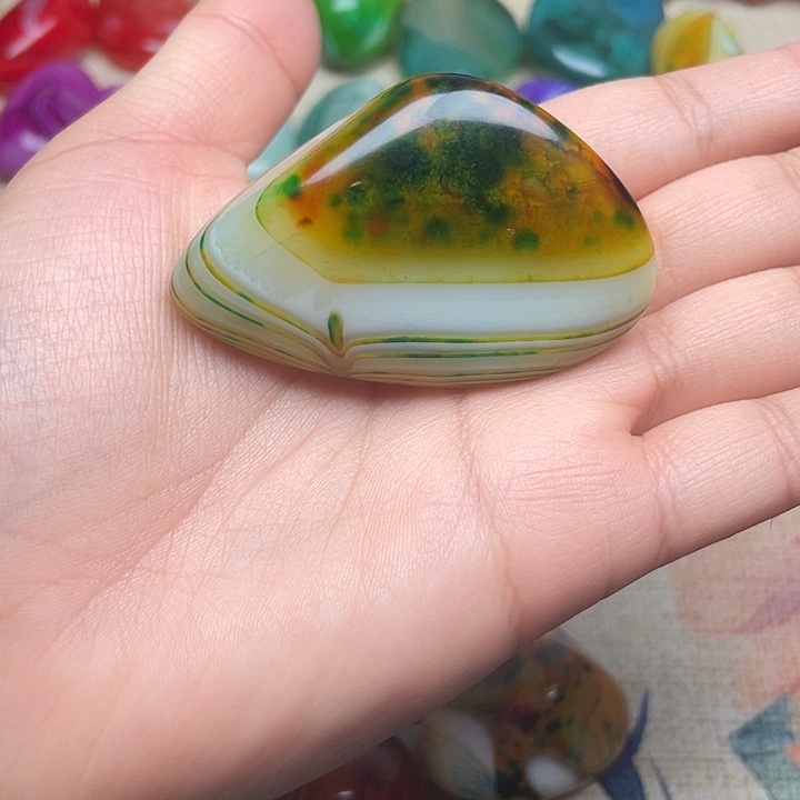 用***3玛瑙/玉髓未镶嵌珠宝半成品
