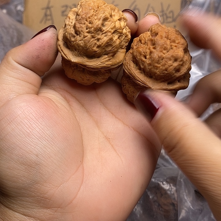 文玩核桃把件        182