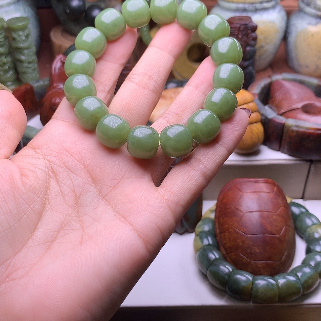 潮***痕岫岩老玉（透闪石质玉）未镶嵌手链