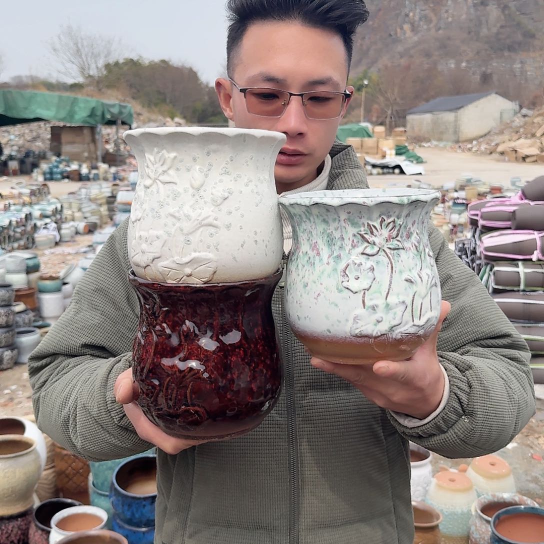 紫砂花盆口15高15（三个胡巴荷花