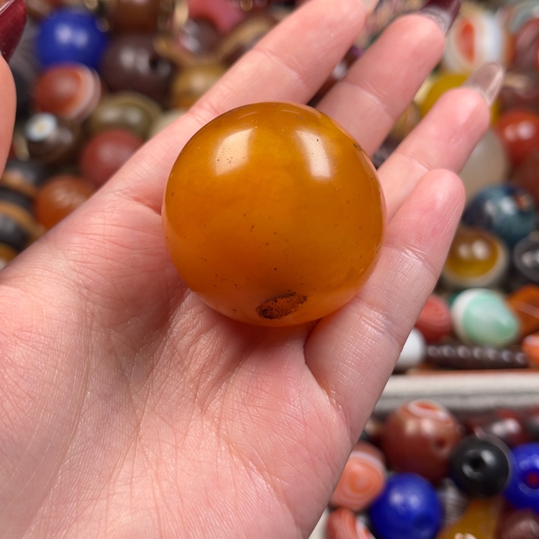 玛瑙/玉髓颈饰未镶嵌铭**风