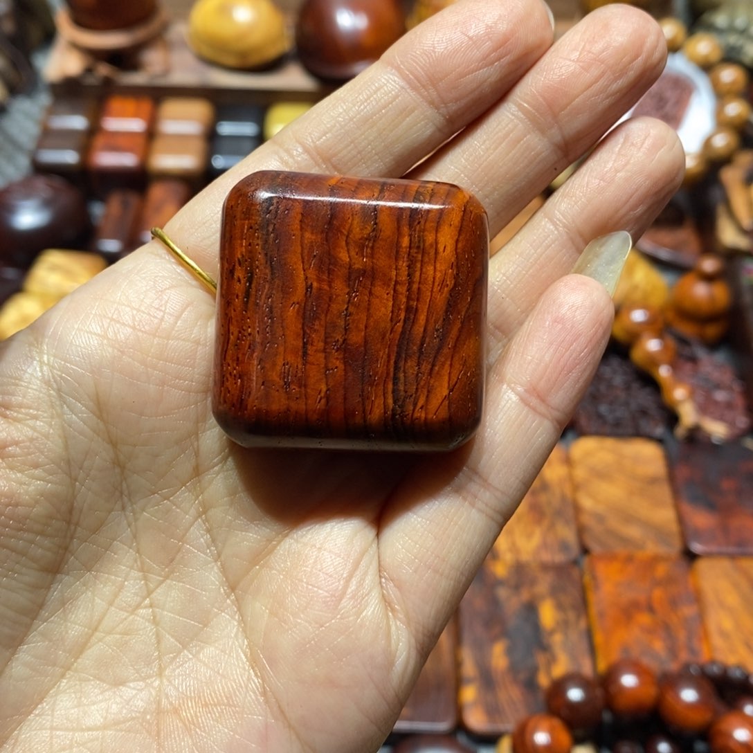 大***岳微凹黄檀（南美大红酸枝）