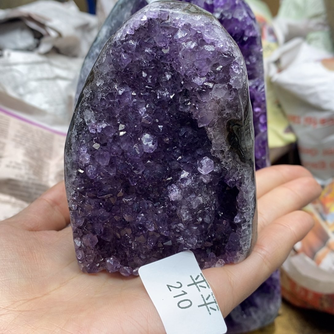 紫晶乌拉圭未镶嵌