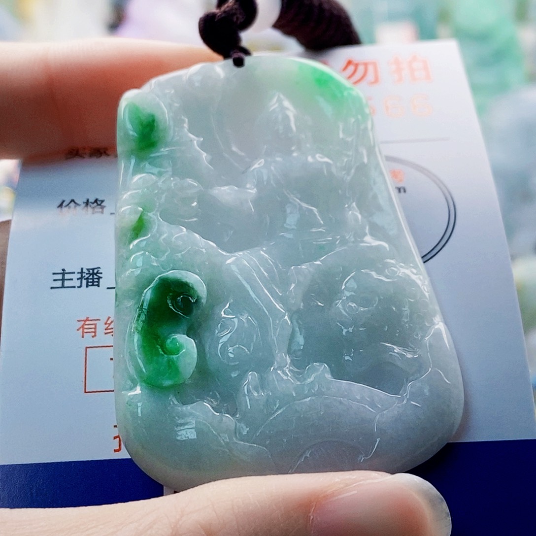吊坠(不含链)未镶嵌翡翠