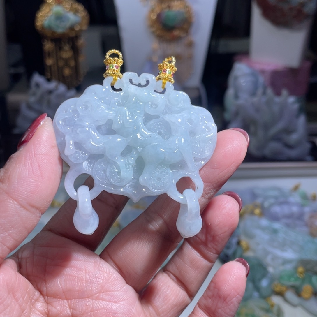 翡翠颈饰未镶嵌翡翠三羊开泰吊坠